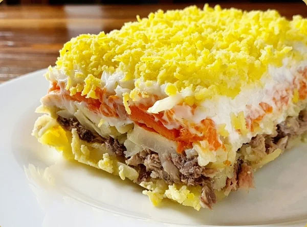 Salmón bajo un abrigo de piel